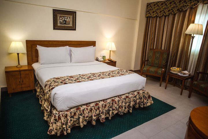 Room 3 of 32