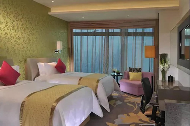 Room 17 of 51