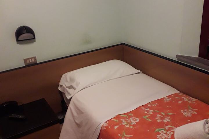 Room 7 of 55