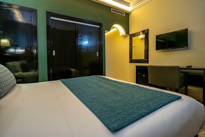 Room 30 of 110