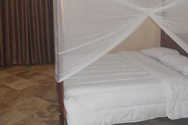 Room 4 of 17