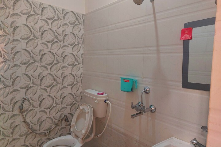 Room 16 of 19