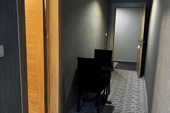 Room 27 of 36