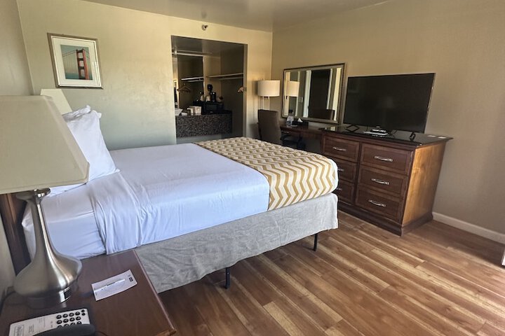 2 Queen Beds (3 of 18)