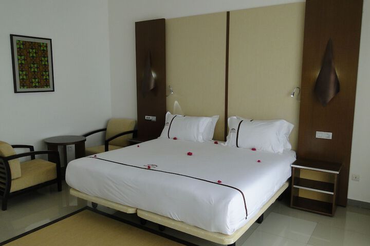 Room 12 of 103