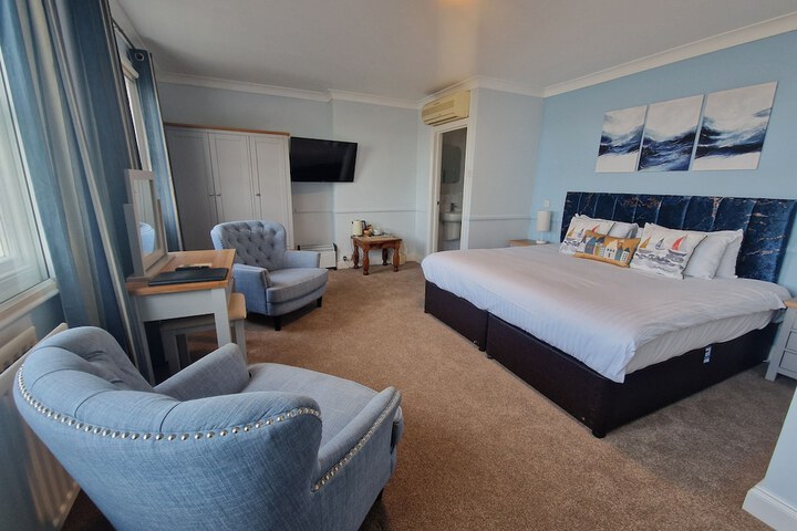 Room 2 of 29