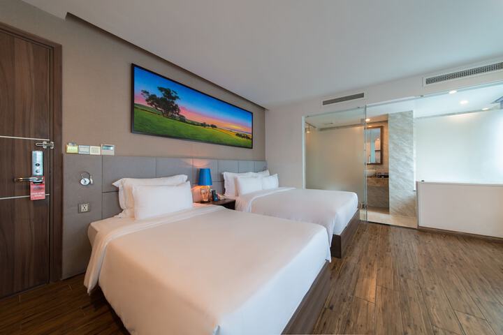 Room 28 of 130
