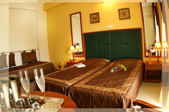 Room 12 of 35