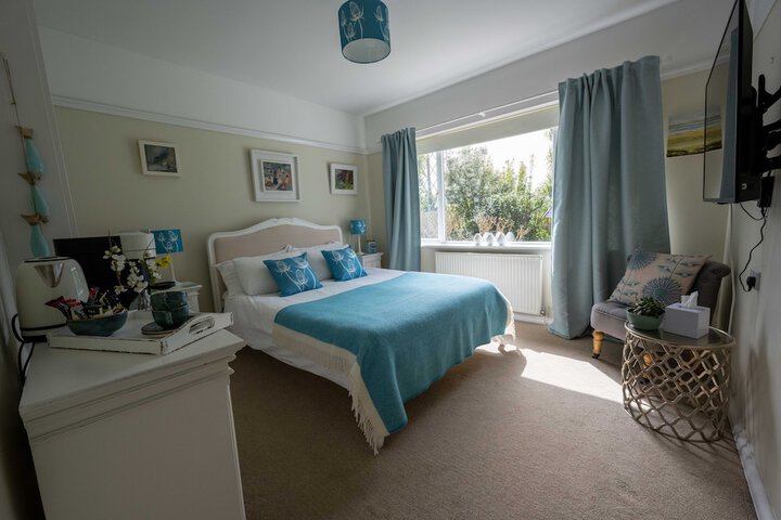 Room 7 of 28