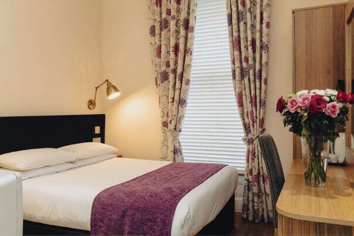 Room 8 of 24
