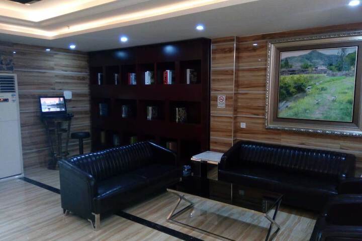 Hotel Interior 4 of 33