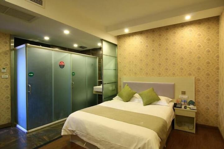 Room 26 of 57