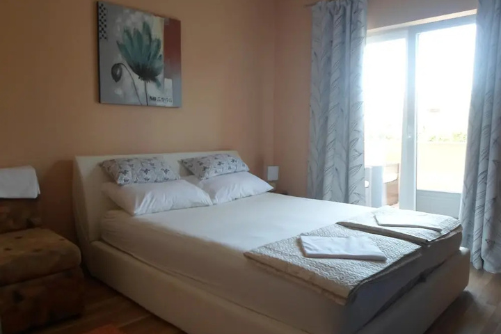 Room 5 of 21