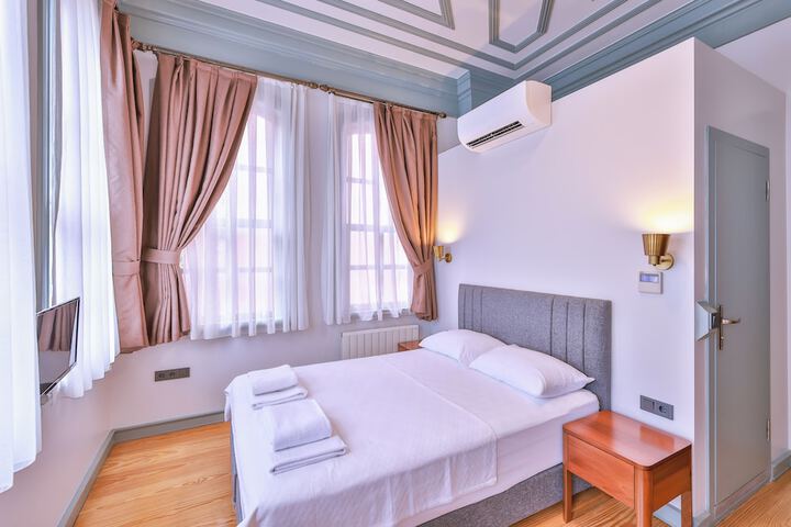 Room 21 of 36