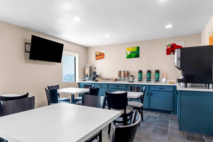 Breakfast/Coffee Service 37 of 46