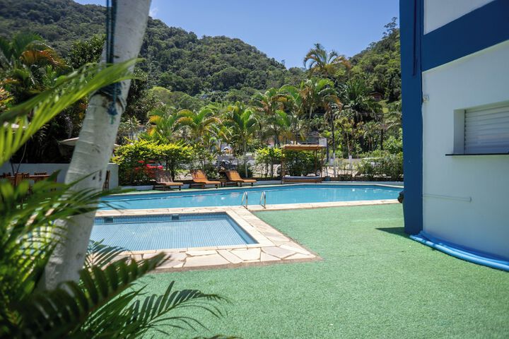Pool 43 of 121