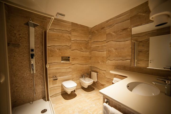 Room 15 of 31