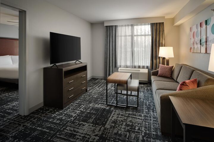 Room 17 of 33