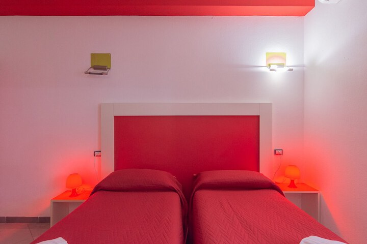 Room 10 of 47