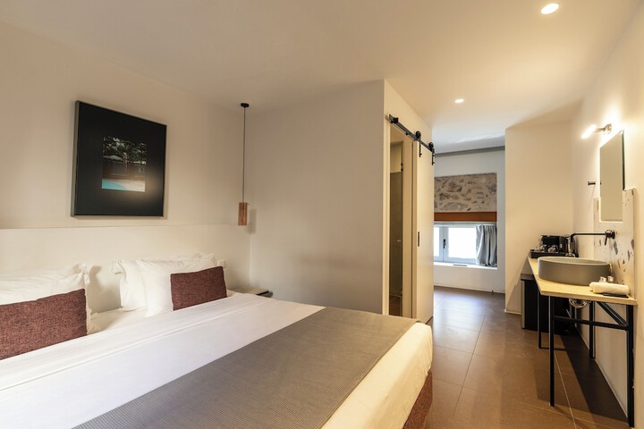 Room 17 of 75