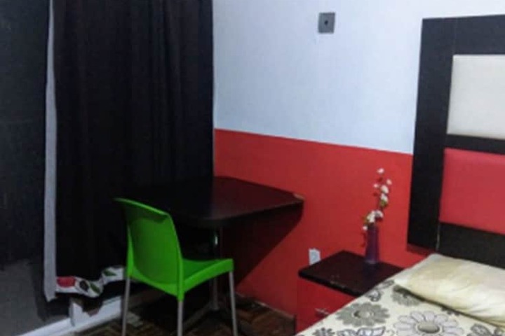 Room 6 of 43