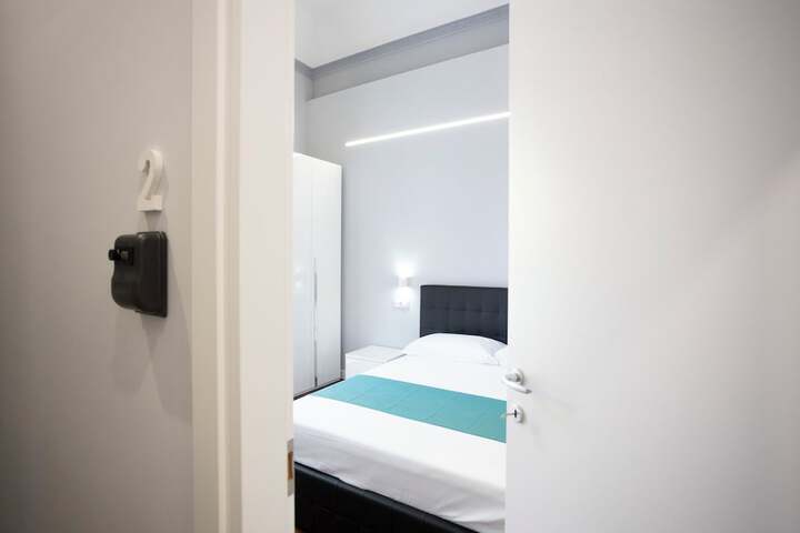 Room 27 of 111