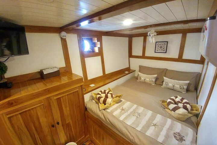 Room 4 of 15