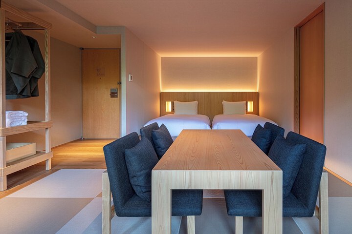 Room 48 of 282