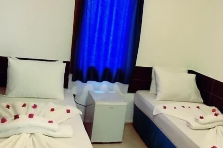 Room 16 of 50