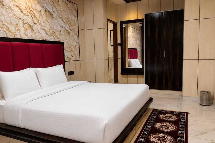 Room 13 of 62
