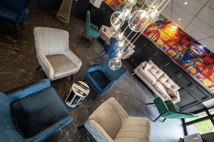 Lounge 18 of 20