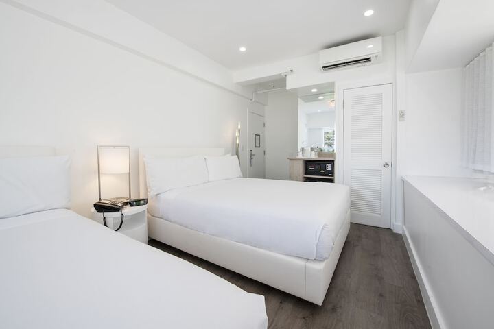 Traditional Room 2 Queen Beds (2 of 7)