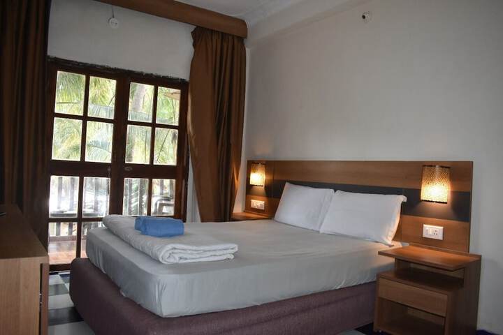 Room 6 of 23