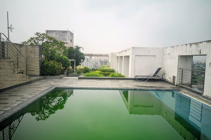 Pool 24 of 38
