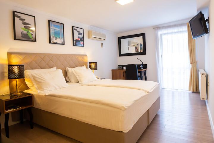 Room 5 of 33