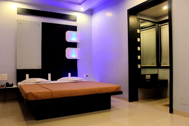 Room 18 of 31
