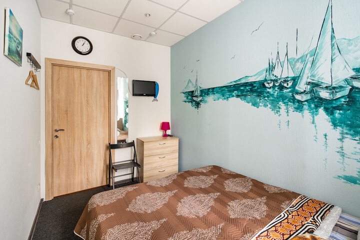Room 9 of 19