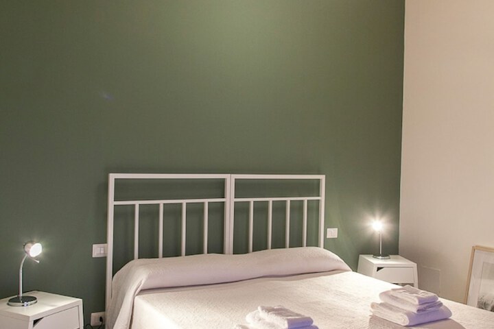 Room 4 of 49