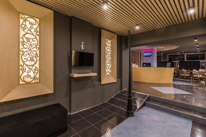 Hotel 2 of 34