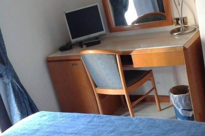 Room 9 of 36