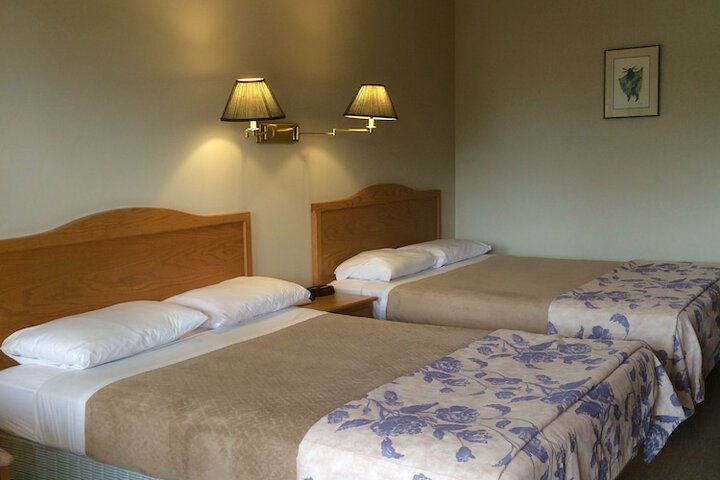 Room 4 of 80
