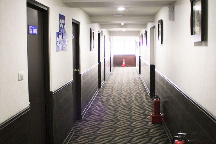 Ballroom/Hall 44 of 49