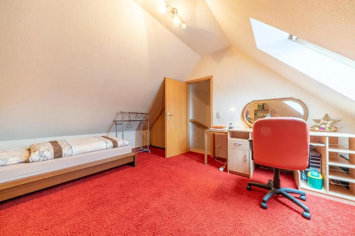 Room 4 of 11