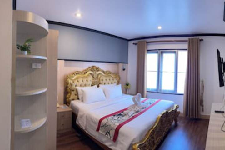 Room 32 of 73