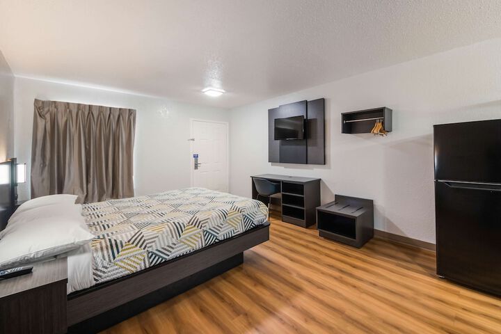 Room 9 of 28