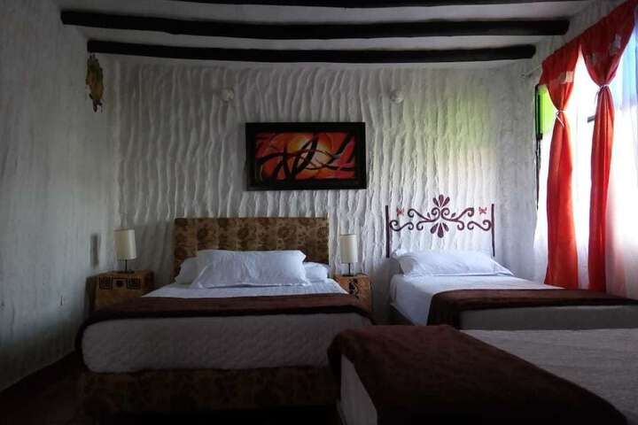 Room 8 of 33