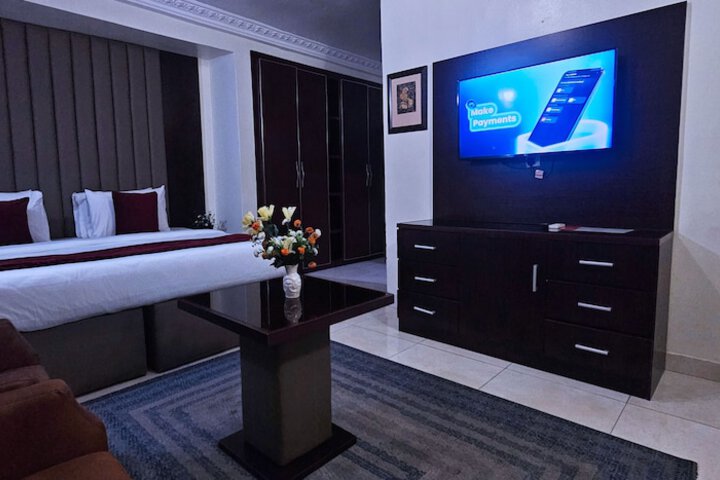 Room 8 of 81