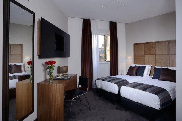 Room 8 of 19