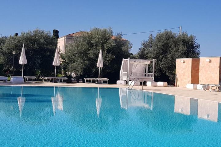 Pool Hotel