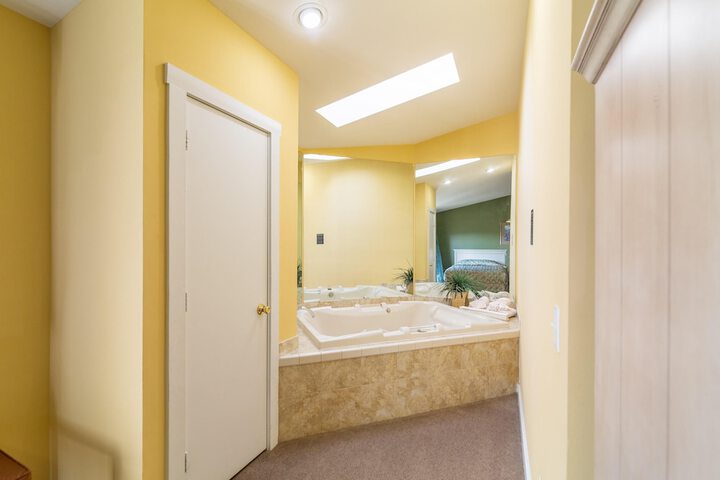 2 Queen Beds (37 of 39)
